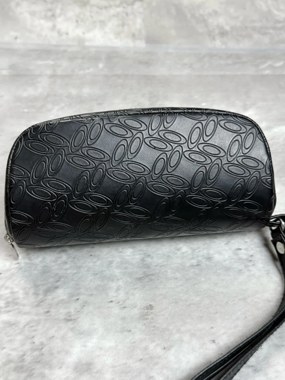 Oakley Sunglasses Case Black Embossed Logo Hard Shell w/ Wrist Strap (women’s)
